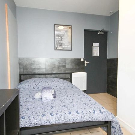 02 - Chambre Avec Lit Double Et Sdb Prive Wifi Saint-Denis  Bagian luar foto