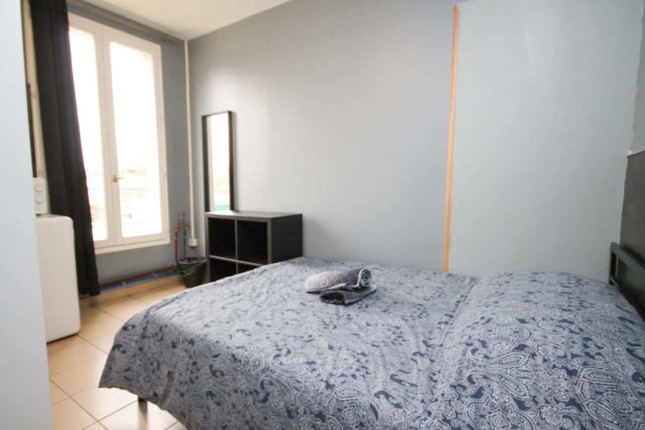 02 - Chambre Avec Lit Double Et Sdb Prive Wifi Saint-Denis  Bagian luar foto