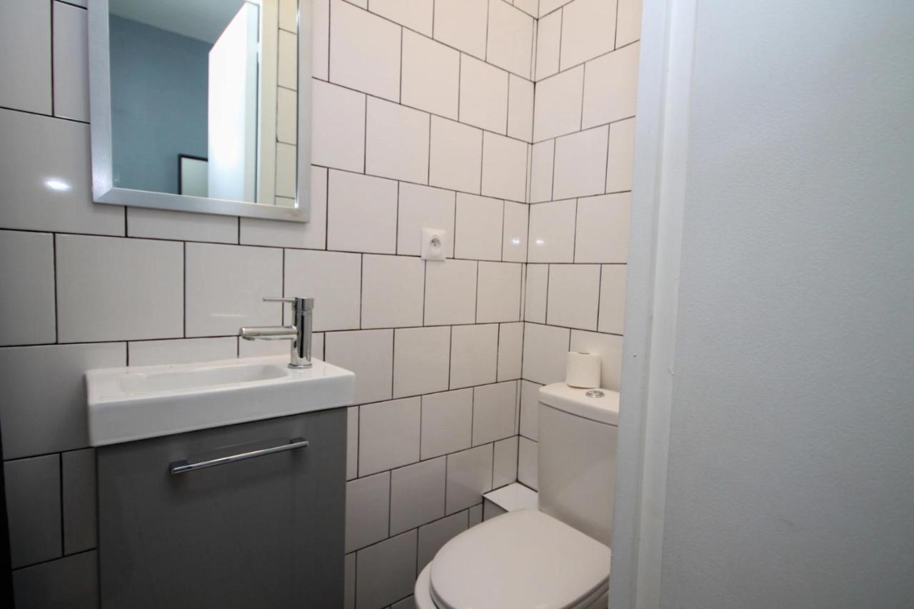 02 - Chambre Avec Lit Double Et Sdb Prive Wifi Saint-Denis  Bagian luar foto